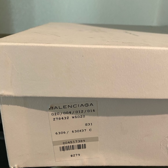 Balencia Rounded-Toe Heels - Picture 4 of 4